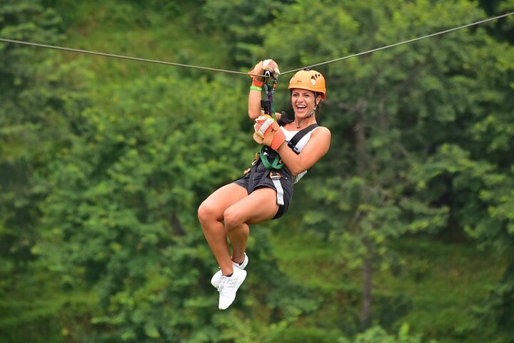 Zipline canopy adventure tour in Jaco Costa Rica
